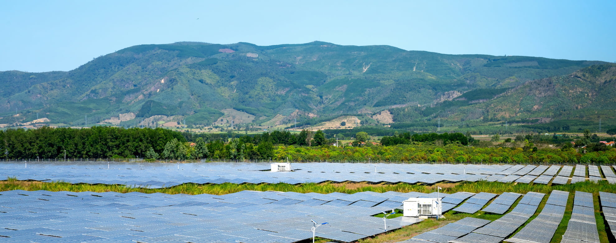 太陽光ソーラーパネルの光景